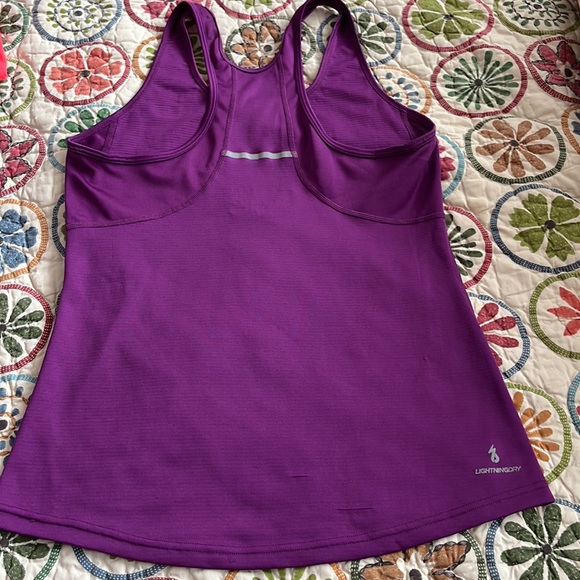 3-piece running set Size Small! - Picture 8 of 9
